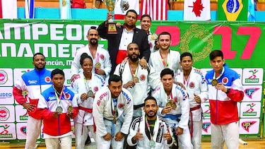 Cargados de medallas