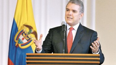 Colombia se expone a rebaja crediticia por débil reforma fiscal