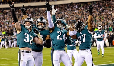 Los Eagles aplastan a los Giants y avanzan al juego por el título de la NFC