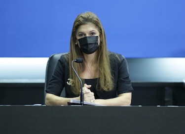 Canciller Mouynes: van a estar llegando vacunas todas las semanas 