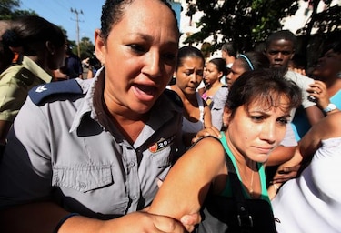 Fariñas y Damas de Blanco denuncian arrestos por cumbre de Celac