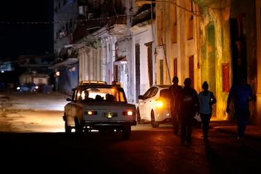 Cuba suspende la actividad laboral y docente viernes y sábado por la crisis energética