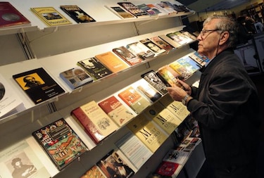 Críticas a Amos Oz por comparar a colonos radicales con neonazis