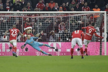 Bayern termina el año como líder tras vencer 3-0 al Leipzig