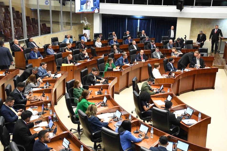 Asamblea aprueba 14 de las 15 comisiones de trabajo; así quedaron integradas