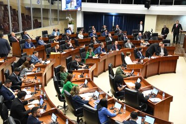 Asamblea aprueba 14 de las 15 comisiones de trabajo; así quedaron integradas