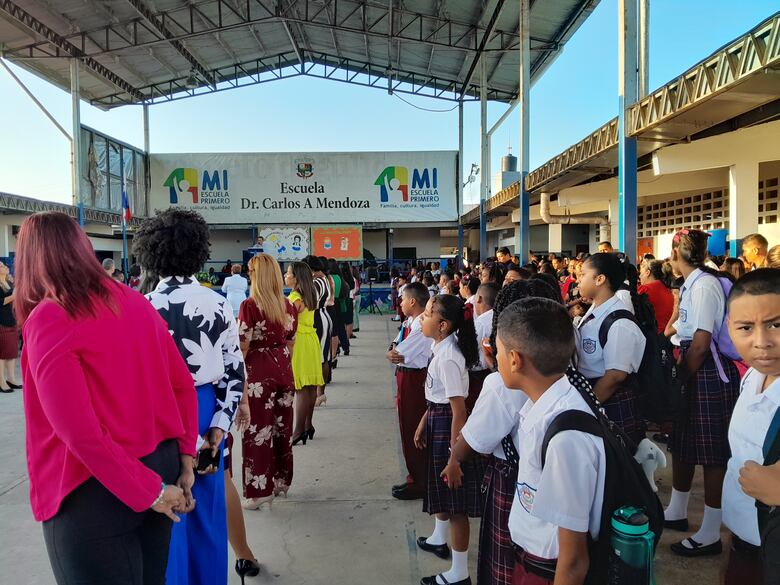 Educación: 1.1 millón de estudiantes comienzan un nuevo año escolar