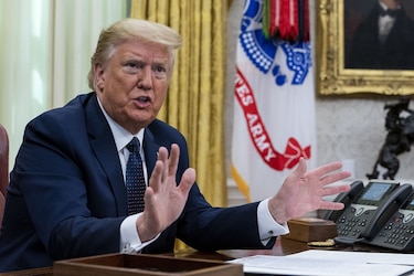 La Casa Blanca desafía a Twitter al volver a publicar el tuit ocultado de Trump