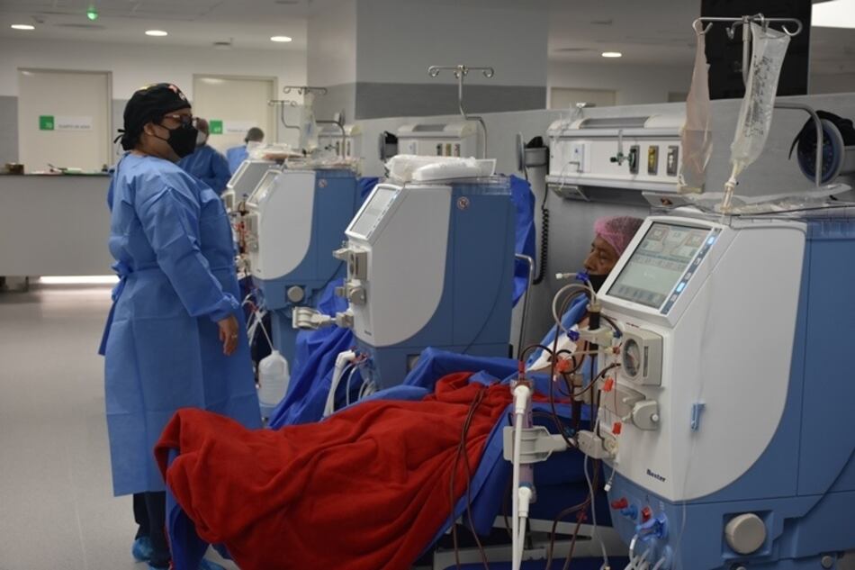 Resurge la licitación de hemodiálisis de la CSS por $180 millones: punto de discordia