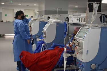 Resurge la licitación de hemodiálisis de la CSS por $180 millones: punto de discordia