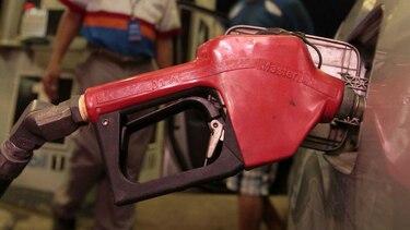 Desde este viernes subirán los precios de los combustibles