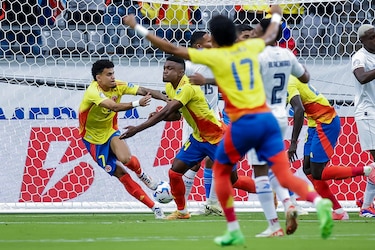 Colombia golea 3-0 a Panamá en el primer tiempo y tiene un pie en semifinales