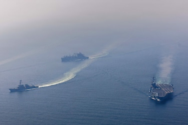 Guerra en Irán: el Abraham Lincoln se posiciona al frente del conflicto naval