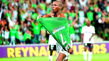 Saint Etienne gana y es colíder en liga francesa