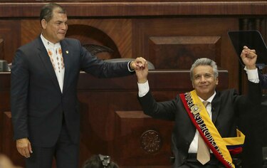 Lenín Moreno encuentra videocámara en su despacho y acusa a Rafael Correa