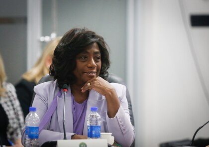 Sin Power Point llegó Lucy Molinar a presentar el presupuesto del Meduca del 2025