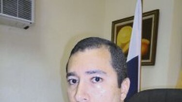 Gobernador renuncia por roces con Noriel Salerno