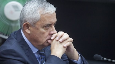 Pérez Molina niega participación en red de corrupción