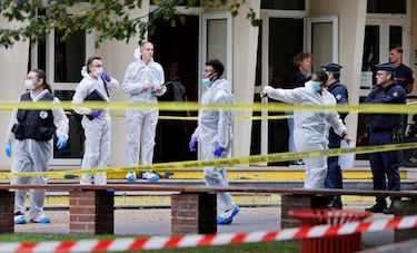 Un nuevo atentado terrorista mortal en una escuela francesa tres años después del trauma Paty