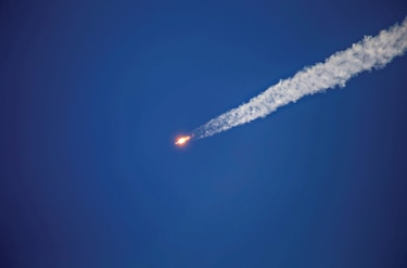 Del planeta Tierra al espacio exterior; tres horas y tres minutos, nuevo récord