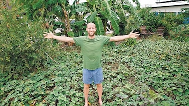 El hombre que vive en EU solo de lo que le da la naturaleza