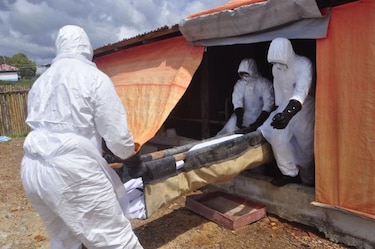 Da negativo la prueba del ébola realizada a un japonés que viajó a Liberia