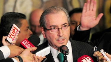 Renuncia jefe de diputados que abrió juicio político a Dilma Rousseff