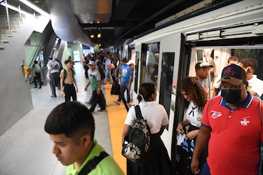 Altas temperaturas en las estaciones subterráneas del metro, usuarios del sistema exigen respuesta