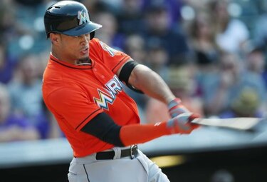 Stanton apura su recuperación y vuelve con los Marlins