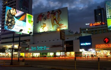 Regulan horario para la operación de vallas y letreros luminosos