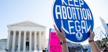 Gobierno de Biden le pide a un juez bloquear la ley antiaborto de Texas