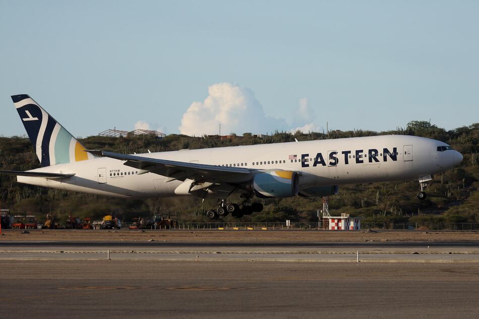 Aterriza en Venezuela vuelo de migrantes desde Estados Unidos entre tensiones por espacio aéreo