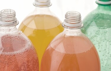 Consumidores asumen impuesto a bebidas