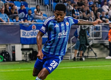 El panameño César Blackman fue titular en la derrota del Slovan Bratislava