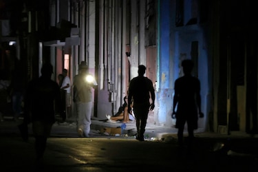 Cuba sufre un colapso parcial del sistema eléctrico que afecta a 3.4 millones de personas