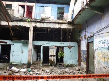 Colapsa parte de balcón en viejo caserón en la ciudad de Colón