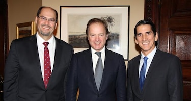 José Domingo Arias visita Londres; presenta sus proyectos educativos