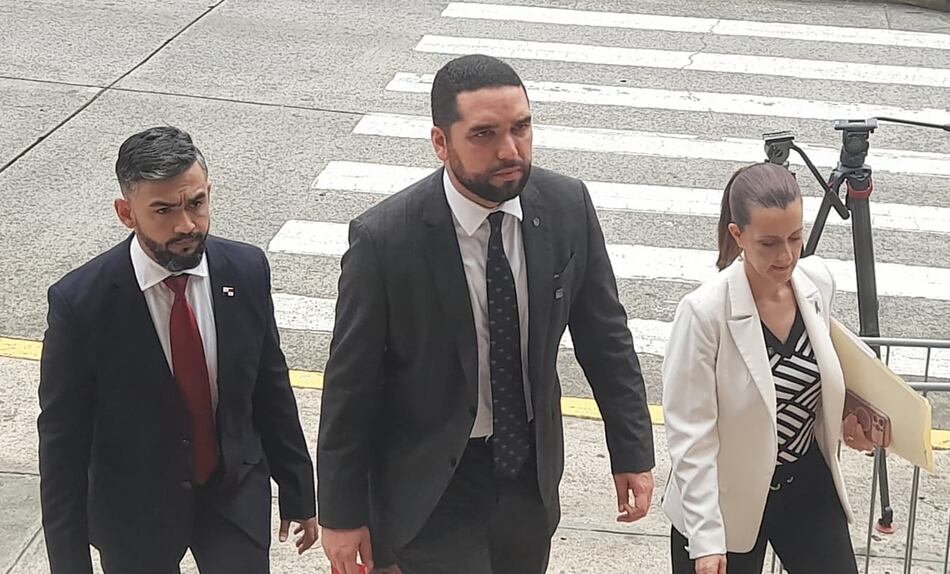 Diputados de Vamos presentan demanda en la Corte contra los ‘superpoderes’ del contralor 