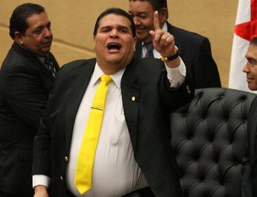 Faltan por debatir en tercer debate cinco proyectos de ley