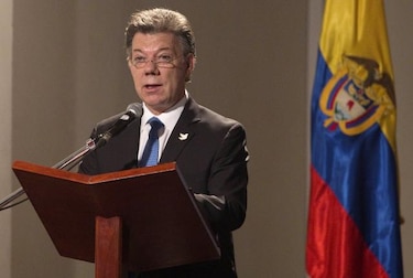 Santos sería reelegido en segunda vuelta, según encuestas