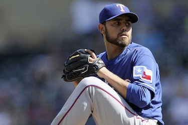 Medias Blancas refuerzan 'bullpen' con latinos; Angelinos contratan al cubano Fernández