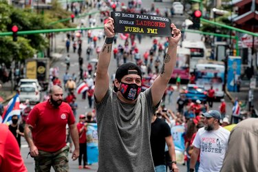 Seis expresidentes de Costa Rica llaman a defender la democracia y apoyan al Gobierno de Alvarado