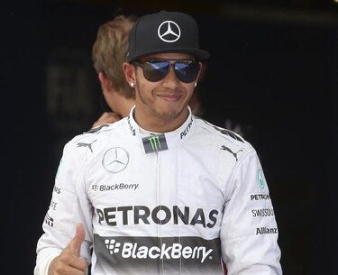 Hamilton logra la pole en España por delante de Rosberg