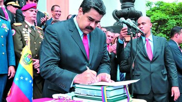 Maduro aprueba presupuesto