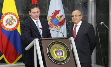 Altos oficiales colombianos relevados por interceptaciones ilegales