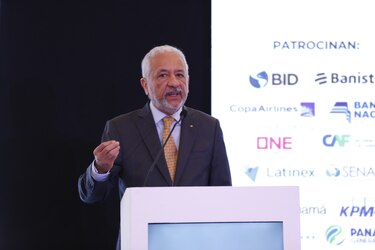 Buques se desvían por el Canal de Panamá por crisis de Medio Oriente 