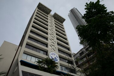 Demandan resoluciones en las que la DGI otorga superpoderes a cinco funcionarios que investigan defraudación 