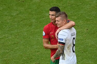 Alemania vence 4-2 a Portugal ayudada por dos tantos en contra