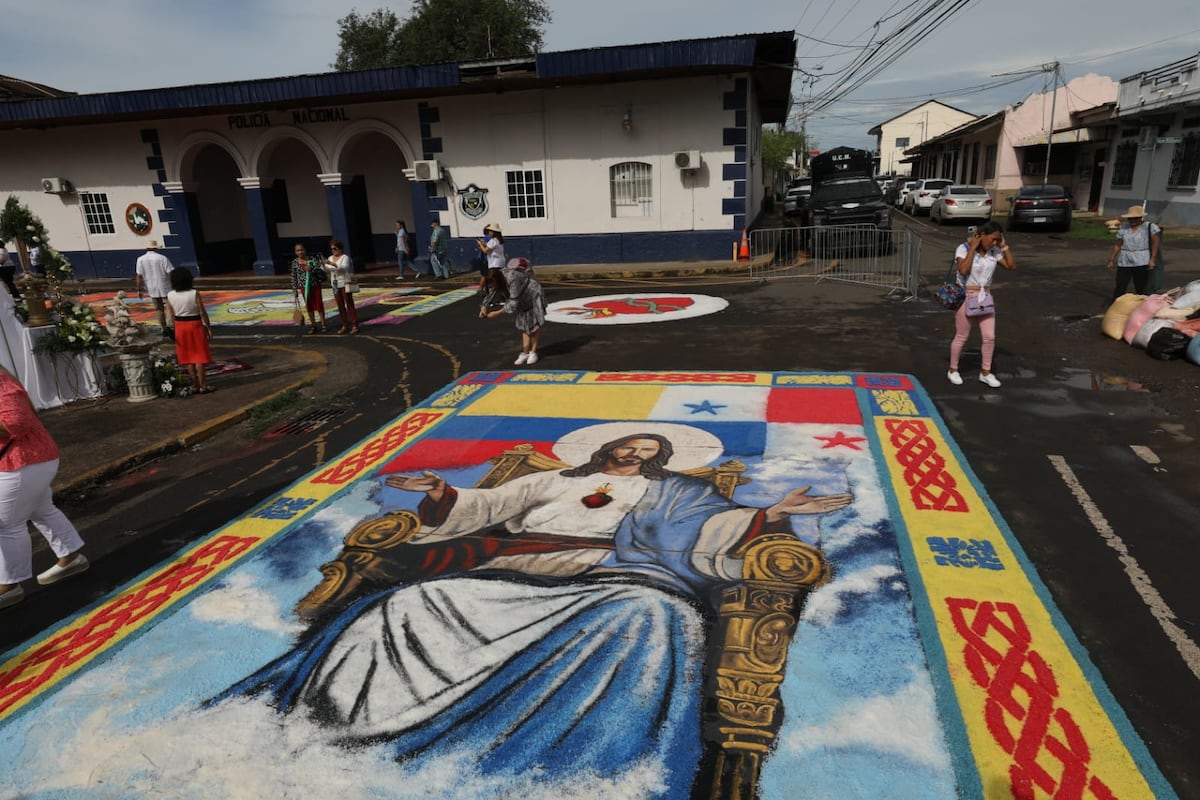 El Corpus Christi llena de colores las calles de La Villa de Los Santos ...