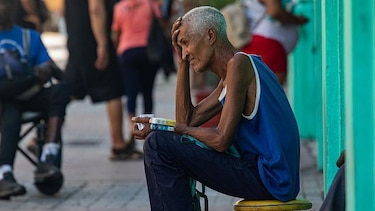 Cómo la apertura de tiendas privadas de alimentos en Cuba destapó una desigualdad ‘invisible’